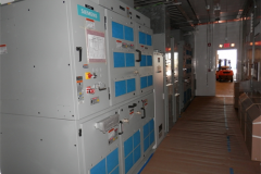 Power Equipment Center (PEC) contains: Qty 2 – Siemens MV VFD’s – 1500Hp, 13.8kV input / 4160V Output Qty 2– Toshiba 15kV Input Fused Contactors HVAC units; Lightning; Building Dim: 50’ Long x 14’ Wide x 13’ High Weight: 50,000 lbs
